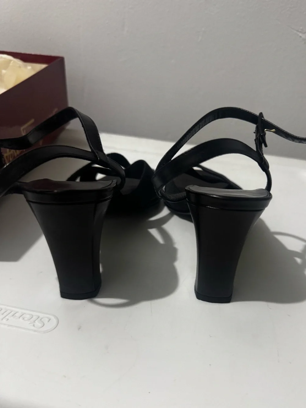 Salvatore Ferragamo Boutique Strappy Heels size 8